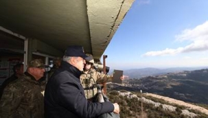 Bakan Akar: Sığınmacı akını iddiaları gerçek dışıdır