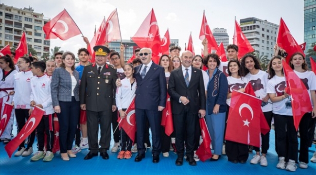 İzmir’de 19 Mayıs coşkusu