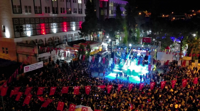 Kınık’ta Atatürk’ü Anma Gençlik ve Spor Bayramı’nda Görkemli Kutlama