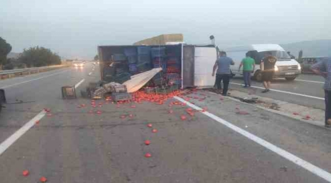 İzmir’de kamyonetle çarpışan otomobilin sürücüsü hayatını kaybetti