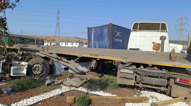 İzmir’de iki tır çarpıştı: 1 yaralı