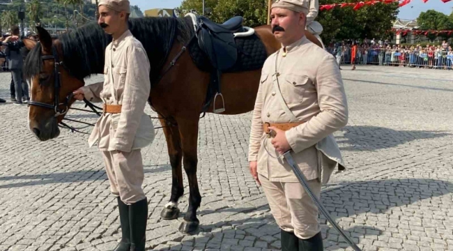 101’inci yılında İzmir’in kurtuluşu canlandırıldı