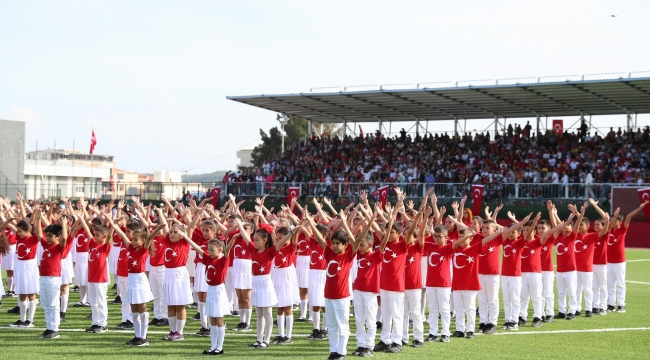 Aliağa, Cumhuriyet 100. yılında Atatürk Stadına koştu