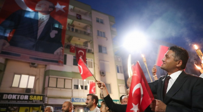 Aliağa’da 10 Binler Cumhuriyet İçin Yürüdü