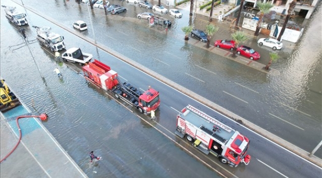 İzmir’de deniz 1 metre yükseldi