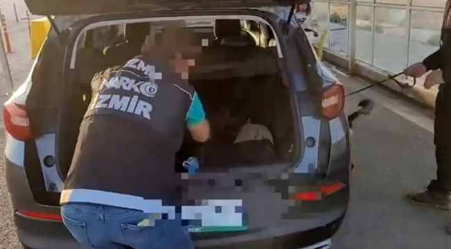İzmir’de takibe alınan araçtan yüklü miktarda kokain çıktı