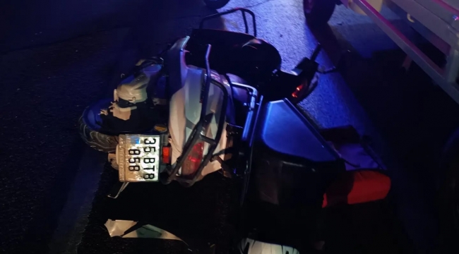 Menemen’de kurye motosikleti ile kamyonete çarpıştı