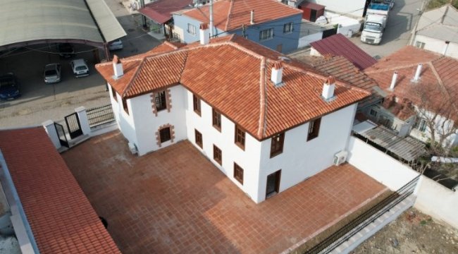 Salihli Atatürk Evi’nde sırada iç tefriş var