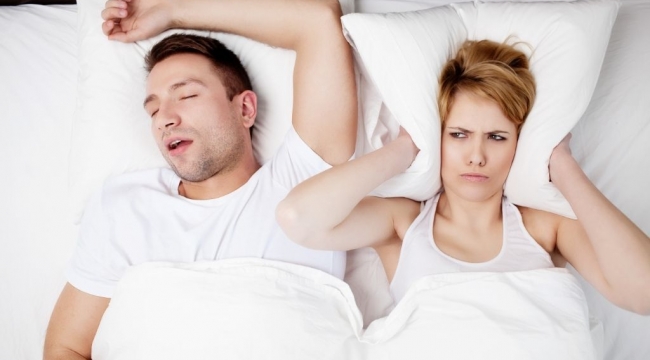 Gece Uykuda Horlama Neden Olur? Horlamanın Sebebi ve Çözümü Nasıldır?