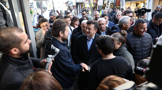 İzmir Büyükşehir Belediye Başkan Adayı Hamza Dağ, seçim çalışmaları kapsamında Karşıyaka ilçesinde ziyaretlerde bulundu