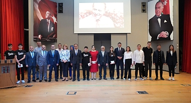 Azerbaycan'ın Merhum Cumhurbaşkanı Heydar Aliyev Anıldı