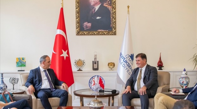 Başkan Tugay “kardeş kent” Lefkoşa Belediye Başkanı Harmancı’yı ağırladı