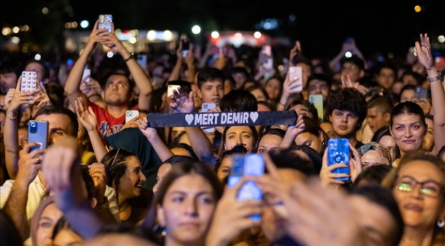İEF’te 30 Ağustos coşkusu Mert Demir’le yaşandı
