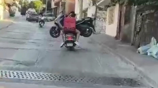 İzmir’de ilginç görüntü: Motosiklet üstünde motosiklet taşıdılar
