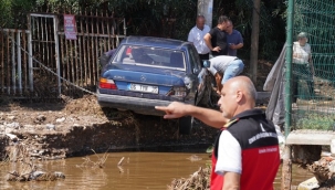 Araçlar kurtarıldı, sular tahliye edildi