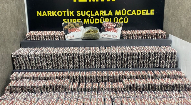 İzmir’de bir adreste 55 bin uyuşturucu nitelikli hap ele geçirildi