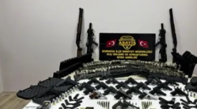 İzmir’de silah tacirlerinin adreslerinde cephane ele geçirildi