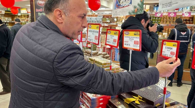 Ticaret Bakanlığı ekipleri İzmir’de market ve pastaneleri denetledi
