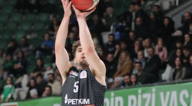 Aliağa Petkim Enerjisi Timsah’a çarptı