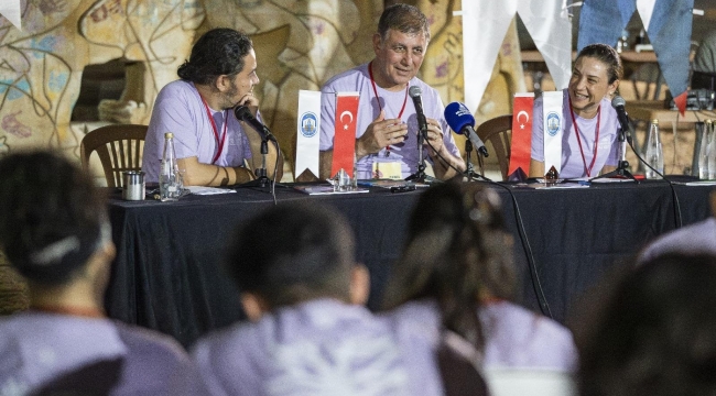 “Belediyeler kuru siyaset yapılan yerler değil”