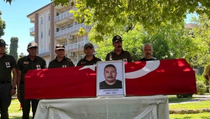 İzmir’deki yangında şehit olan orman personelinin cenazesi törenle memleketine uğurlandı