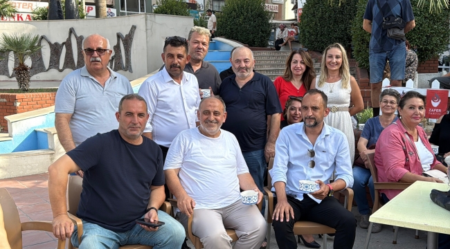 Zafer Partisi Aliağa İlçe Başkanlığı’ndan Demokrasi Meydanı’nda Aşure İkramı