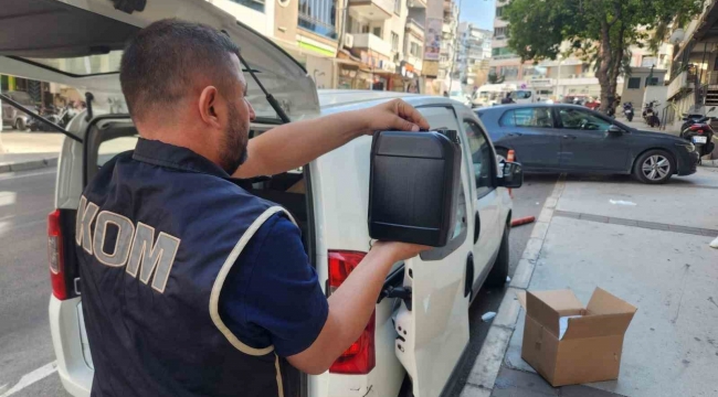 İzmir Polisi 8 İlçede Operasyon Yaptı: 5 Milyon TL’lik Kaçak Ürün Ele Geçirildi