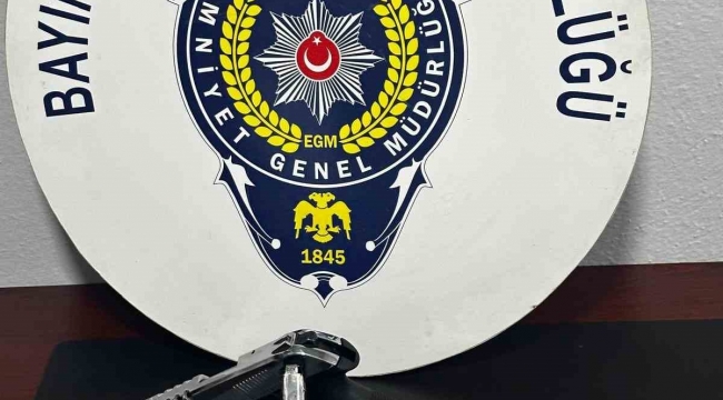İzmir’de iş yerinde uyuşturucu ve ruhsatsız tabanca ele geçirildi
