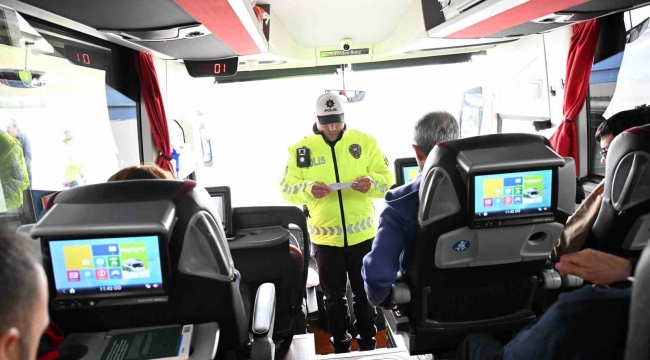 İzmir’de polis ekiplerinden bayram mesaisi