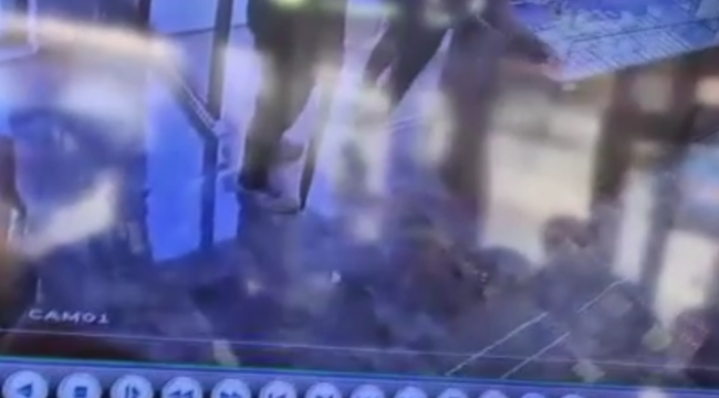 İzmir’deki silahlı kuyumcu soygunu kamerada